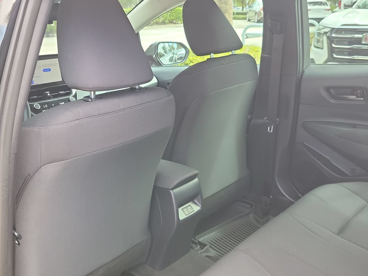 Used 2025 Toyota Corolla LE FWD image 10