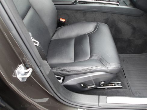 Used 2020 Volvo V60 T5 Cross Country image 9