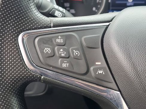 Used 2020 Chevrolet Equinox LT image 16