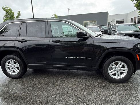Used 2024 Jeep Grand Cherokee Laredo w/ Luxury Tech Group I AWD/4WD image 7