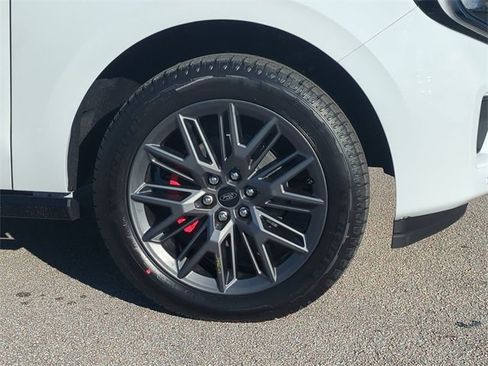 New 2025 Ford Expedition Max Platinum w/ Stealth Performance Package image 11