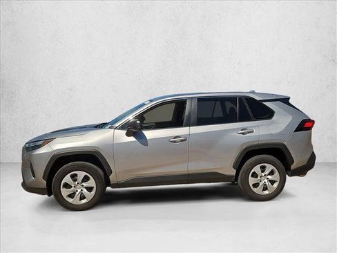 Used 2025 Toyota RAV4 LE AWD/4WD image 9