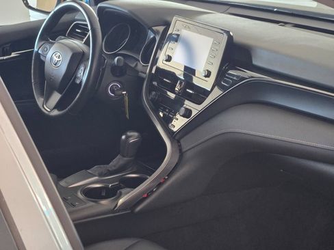 Used 2024 Toyota Camry SE FWD image 8
