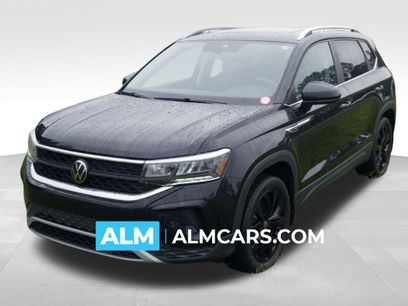 Used 2023 Volkswagen Taos SE w/ Panoramic Sunroof Package