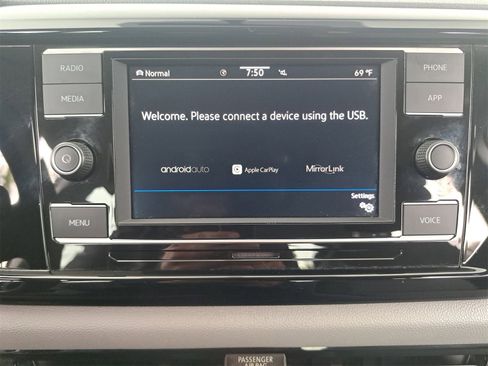 Used 2022 Volkswagen Taos S image 22