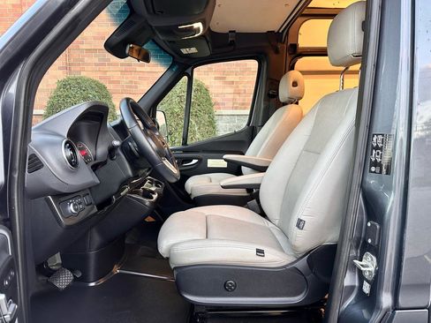 Used 2020 Mercedes-Benz Sprinter 3500 image 64