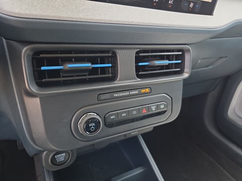 Used 2025 Ford Maverick XLT w/ Equipment Group 302A AWD/4WD image 22