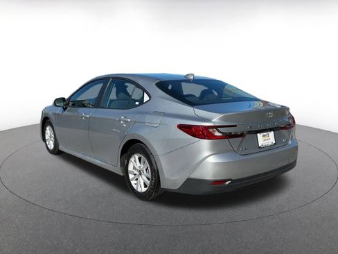 Used 2025 Toyota Camry LE image 12