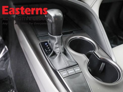 Used 2024 Toyota Camry SE image 13