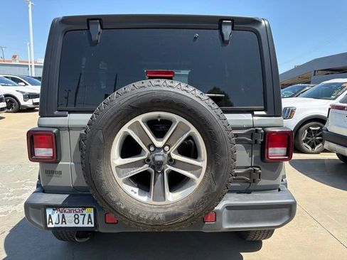 Used 2022 Jeep Wrangler Unlimited Sahara w/ Cold Weather Group AWD/4WD image 7