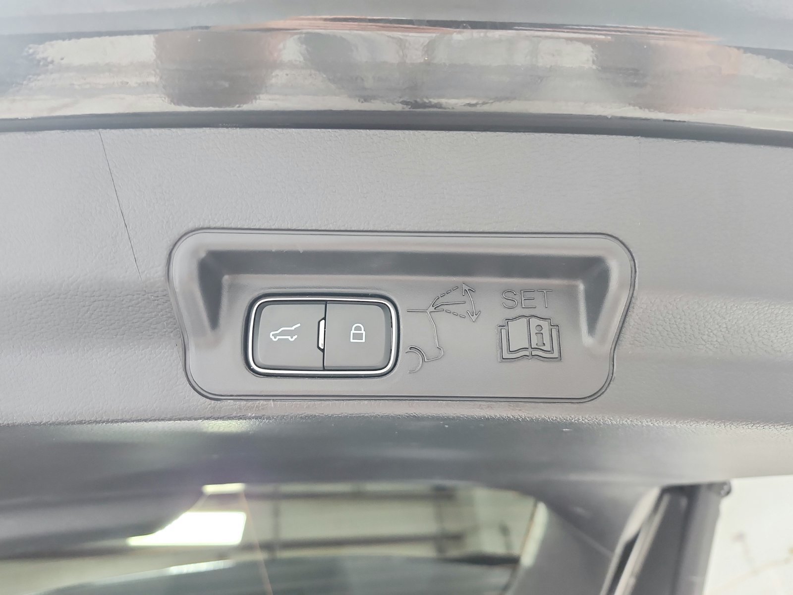 Used 2025 Ford Explorer ST-Line w/ ST-Line Street Pack AWD/4WD image 44