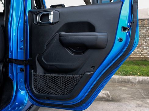 Used 2021 Jeep Gladiator Willys image 56