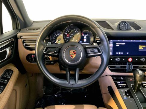 Certified 2024 Porsche Macan w/ Premium Plus Package AWD/4WD image 15