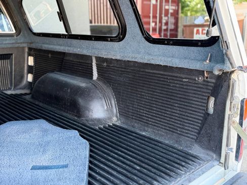 Used 1992 Toyota Pickup Deluxe AWD/4WD image 41