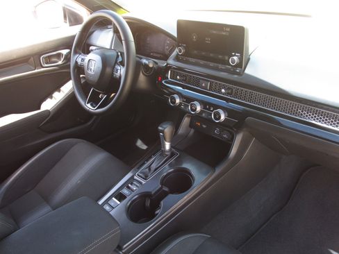Certified 2024 Honda Civic Sport image 9