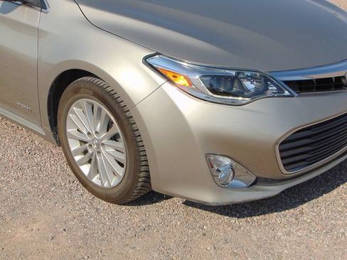 Used 2015 Toyota Avalon Limited FWD image 2