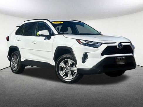Used 2024 Toyota RAV4 LE AWD/4WD image 2