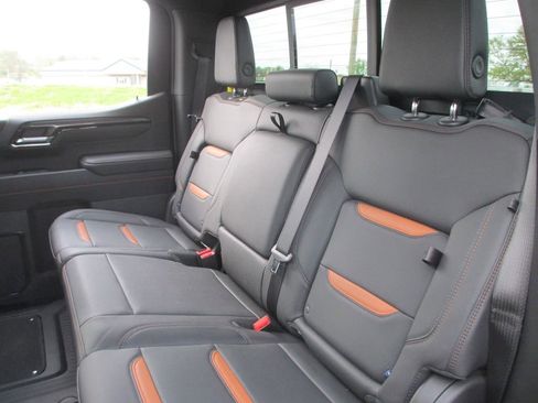 Used 2025 GMC Sierra 1500 AT4 w/ AT4 Premium Package image 24