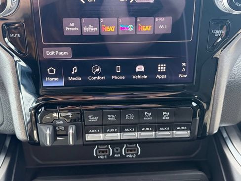Used 2025 RAM 2500 Laramie w/ Towing Technology Group AWD/4WD image 34