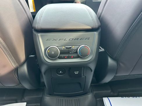 New 2026 Ford Explorer Platinum w/ LUX Leather Package image 17
