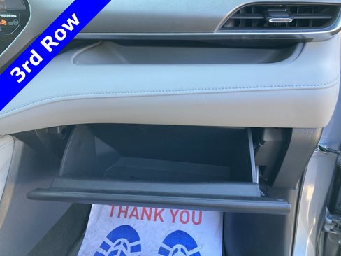 Used 2024 Toyota Highlander Limited image 33