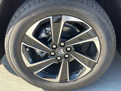 Used 2026 Buick Enclave Sport Touring w/ Power Package FWD image 4