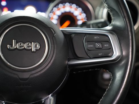 Used 2022 Jeep Wrangler Unlimited Sahara w/ LED Lighting Group image 19