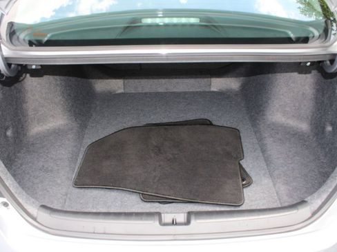 Used 2018 Honda Accord Touring image 32