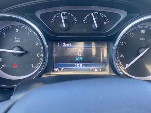 Used 2019 Buick Envision Essence FWD image 17