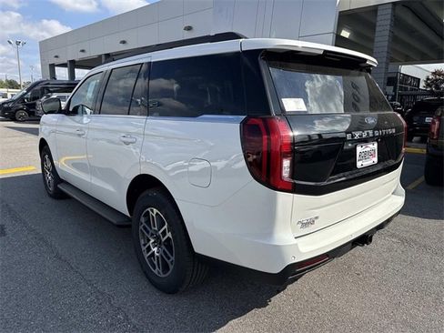 New 2025 Ford Expedition Active image 7