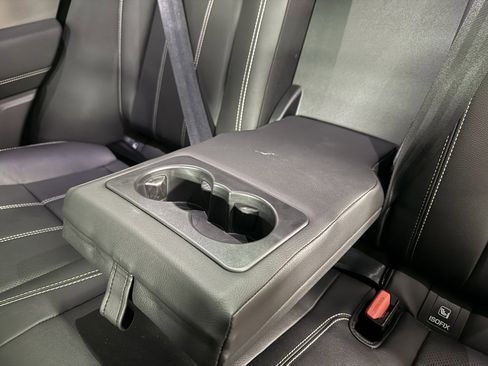 Used 2022 Land Rover Range Rover Velar R-Dynamic S image 18