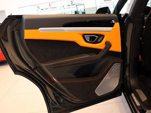 Used 2023 Lamborghini Urus S image 62