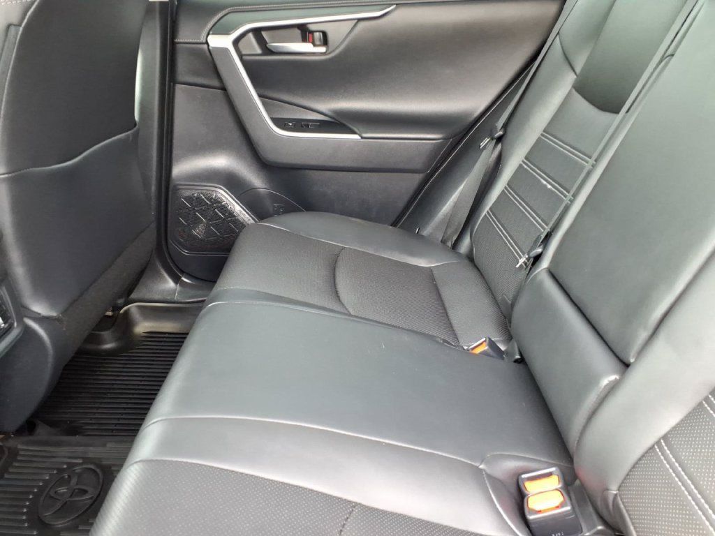 Used 2019 Toyota RAV4 Limited AWD/4WD image 18