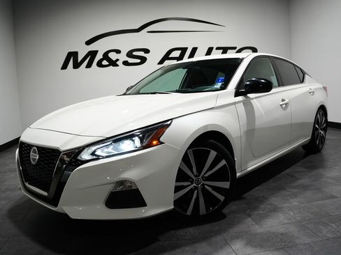 Used 2019 Nissan Altima 2.5 SR w/ SR Premium Package image 2