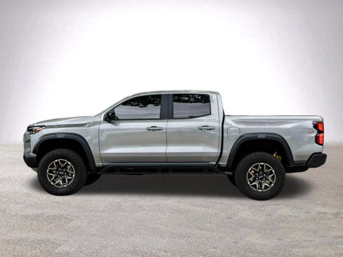 Used 2024 Chevrolet Colorado ZR2 AWD/4WD image 6