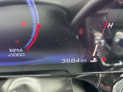 Used 2025 Chevrolet Trax RS w/ Sunroof Package image 16