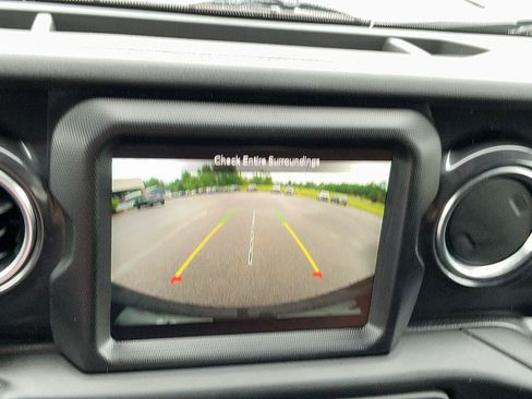 Used 2023 Jeep Wrangler Unlimited Sahara AWD/4WD image 21