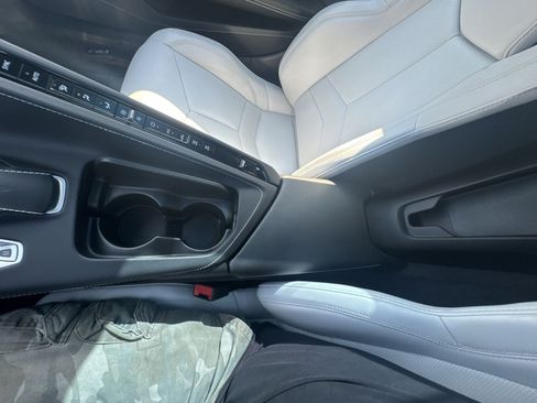 Used 2020 Chevrolet Corvette Stingray Coupe w/ Z51 Performance Package RWD image 22