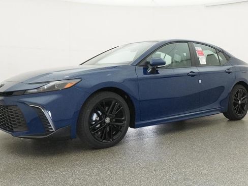 New 2026 Toyota Camry SE FWD image 4