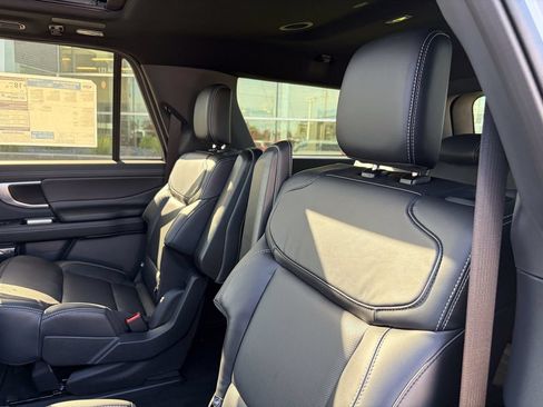 New 2027 Ford Expedition Max Platinum w/ Stealth Performance Package AWD/4WD image 16