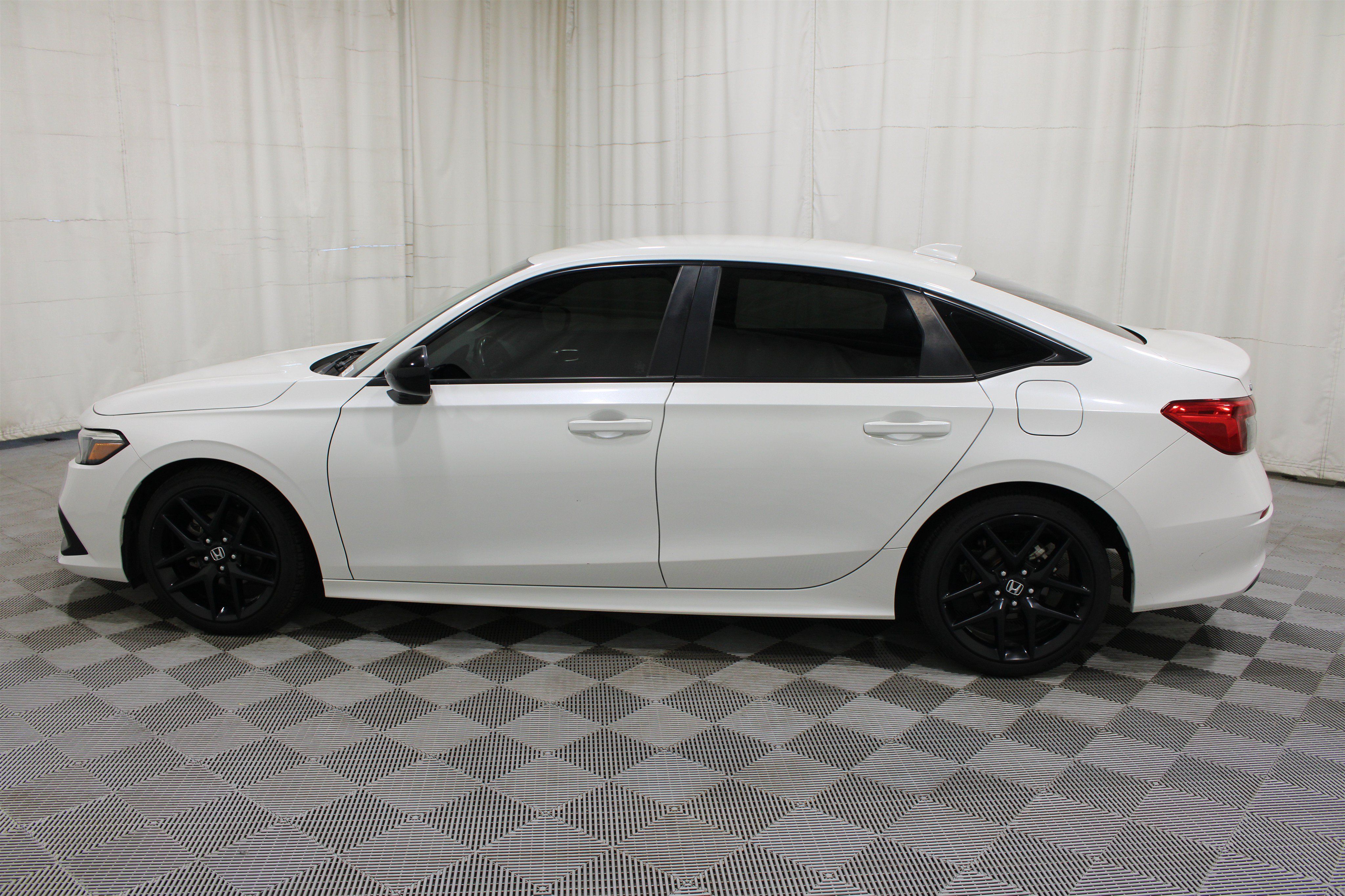 Used 2023 Honda Civic Sport image 29