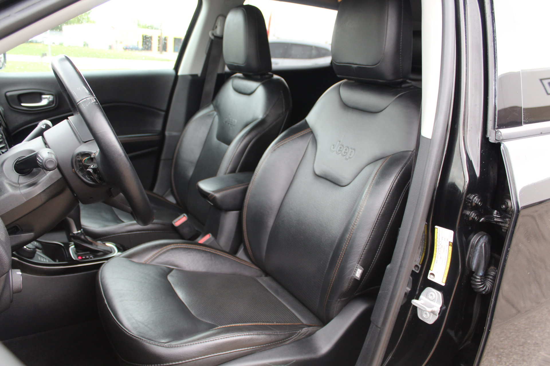 Used 2018 Jeep Compass Limited w/ Navigation Group AWD/4WD image 43