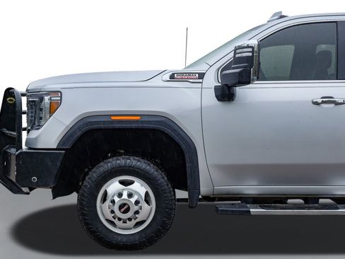 Used 2020 GMC Sierra 3500 Denali w/ Technology Package AWD/4WD image 9