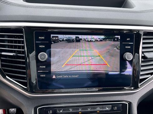 Used 2023 Volkswagen Atlas Cross Sport SE FWD image 25