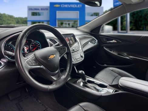 Certified 2018 Chevrolet Malibu LT w/ Leather Package FWD image 14