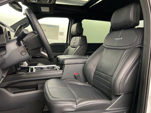 New 2025 Ford F250 Platinum image 29