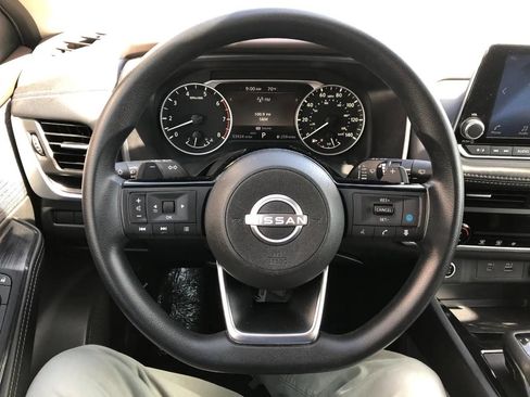 Used 2023 Nissan Rogue SV AWD/4WD image 17