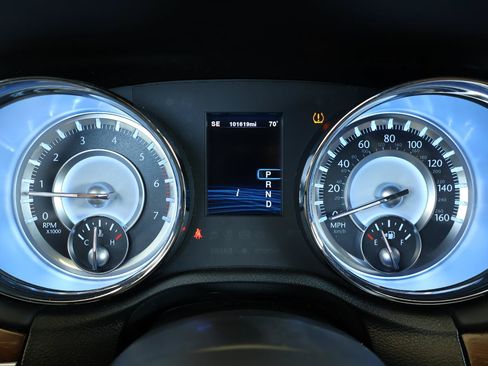 Used 2012 Chrysler 300 C Luxury Series RWD image 27