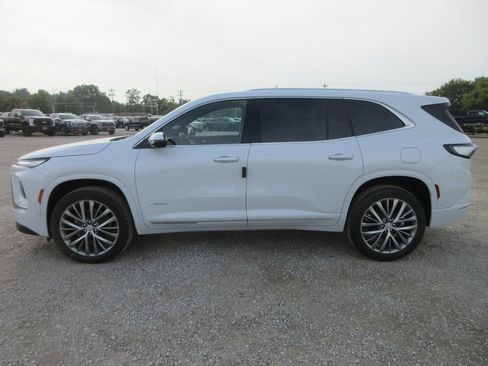 New 2026 Buick Enclave Avenir w/ Super Cruise Package image 9
