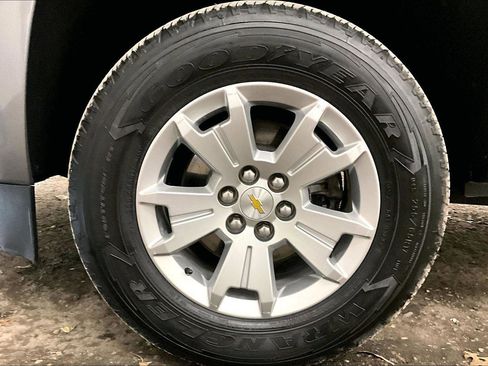 Used 2022 Chevrolet Colorado LT w/ LT Convenience Package image 8